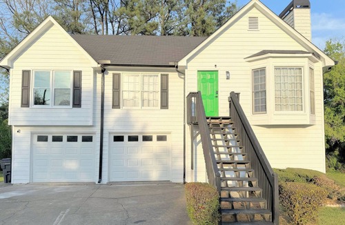 Marietta House | Locally Owned Near East Cobb Complex Sleeps 9