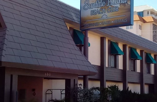 Sarasota Resort | Located directly on the beautiful Gulf of Mexico at Lido Beach