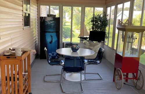Lady Lake House | Located Right Between Sumter Landing and Spanish Springs!