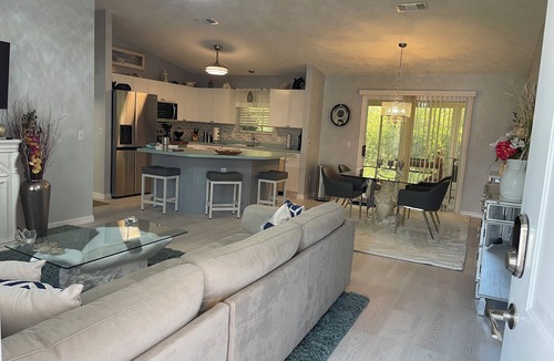 Lady Lake House | Located Right Between Sumter Landing and Spanish Springs!