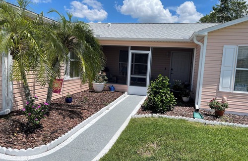 Lady Lake House | Located Right Between Sumter Landing and Spanish Springs!