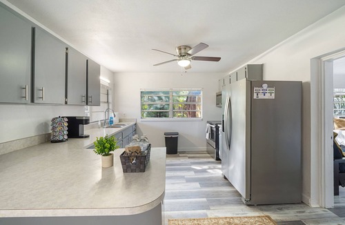 Orient Park House | Location! 4BR 2BA Renovated House Sleeps 10