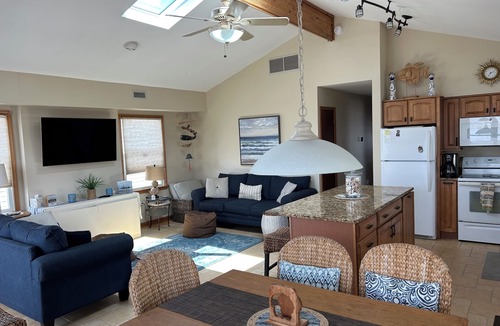 Gold Coast Condo | Location, location~1 House from the Beach~Beautiful 2nd Fl w/Ocean-views