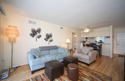 Venice Condo | LOCATION! LOCATION! Walk to the beach, pier, golf, restaurants on Venice Island