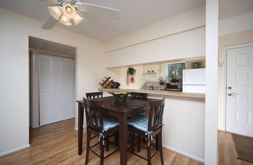 Venice Condo | LOCATION! LOCATION! Walk to the beach, pier, golf, restaurants on Venice Island