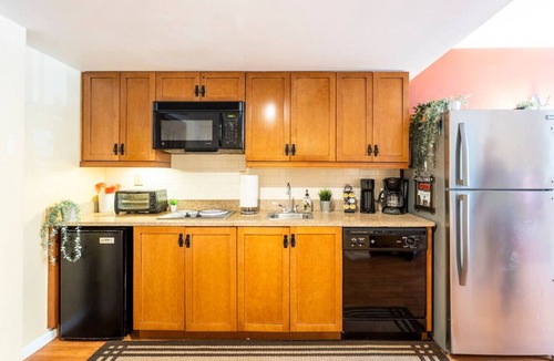 Vernon Condo | Lodge style getaway 50 miles from NYC patio 207