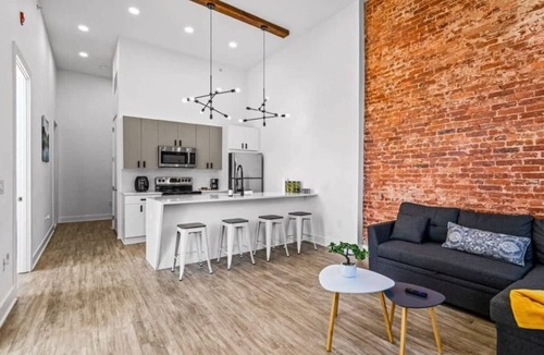 Delair Apartment | Loft 2BR Free Parking EV Charger