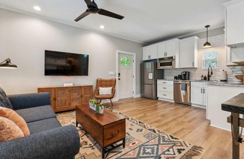 Biddleville Apartment | Loft Haven - Rooftop Terrace