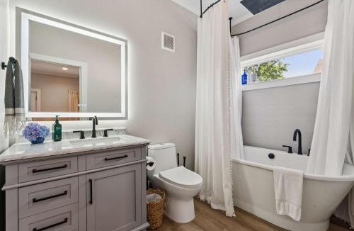 Biddleville Apartment | Loft Haven - Rooftop Terrace