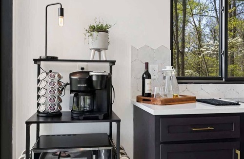 Alexander House | Lofty Ledges Hangout at French Broad River Farms
