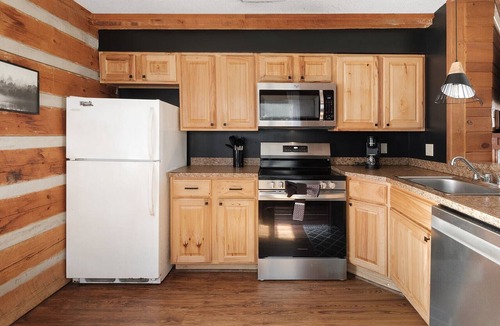 Bryson City Cabin | Log Cabin, Hot Tub and HUGE Mountain Views!