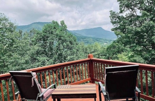Marion Cabin | Log Cabin in mountains by Blueridge Parkway, Fenced yard, Private
