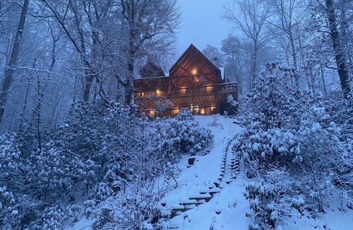Lake Lure Cabin | Log Cabin on Lake/Mountains/Hot tub/Views
