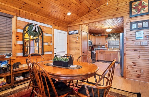 Townsend Cabin | Log Cabin with 3BR, Hot Tub, Fire Ring, Game Room, Mtn Views, Wifi & Pool Access