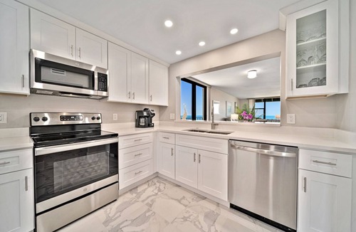 Sanibel Condo | Loggerhead Cay 114 is a beachfront vacation rental condo on Sanibel Island!