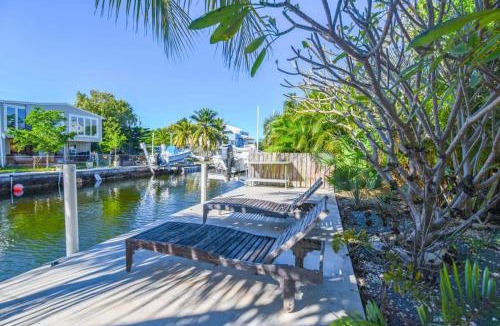 Sugarloaf Key House | Loggerhead Lagoon - Modern Waterfront Home