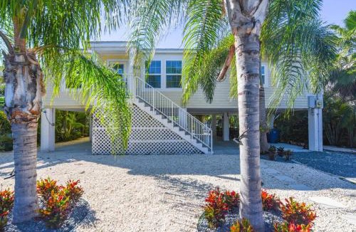 Sugarloaf Key House | Loggerhead Lagoon - Modern Waterfront Home