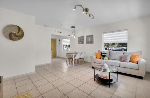 River Oaks House | LoKal Rental Tropical Florida destination