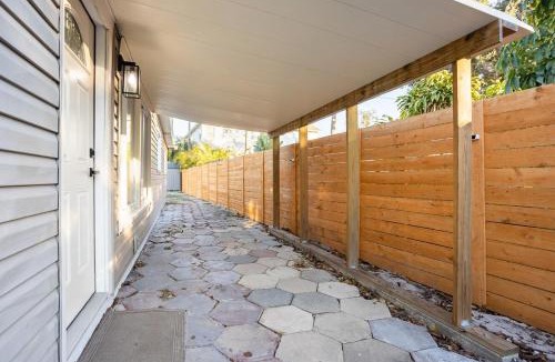 Jungle Terrace House | Long Term Rental In St Pete 10 mins from Treasure Island Pool Table, Games, Fire Pit FREE NETFLIX