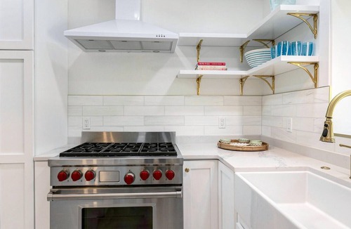 Longbeach Village House | Longboat Village 3brm pool home