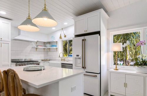 Longbeach Village House | Longboat Village 3brm pool home