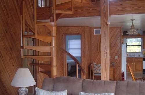 Breezeswept Beach Estates House | Looe Key Villa - Beautiful Ocean View - 3 Balconies