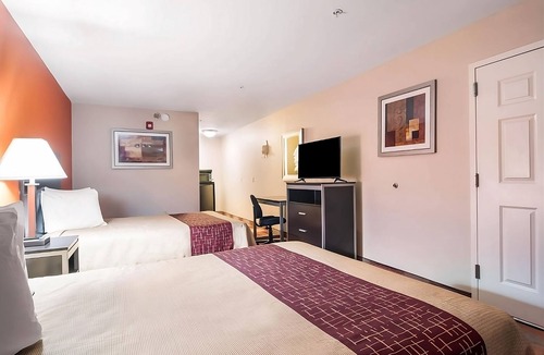 Mableton Hotel | Look No Further! 2 Comfortable Units, Free Parking, Near Trolley Line Park
