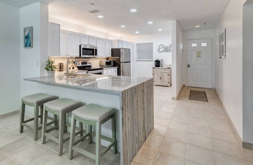 Madeira Beach Condo | Look no further! Beachfront Condo in Paradise, Short walk to John's Pass.