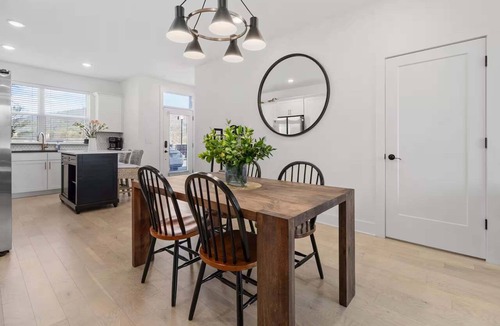 Chattanooga House | Lookout Living–Downtown Access–Sleeps 8
