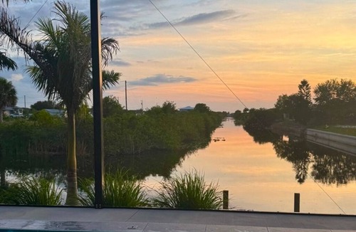 Mariner Villa | Lotus - Modern Waterfront Retreat in Cape Coral – Relax & Explore