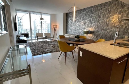 Downtown Miami Apartment | Lovely 1 Bedroom with bay view