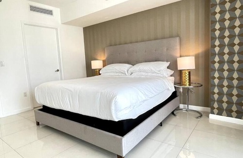 Downtown Miami Apartment | Lovely 1 Bedroom with bay view