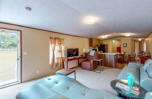 Summerfield Cottage | Lovely 15380 Charming Countryside Retreat, Firepit