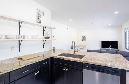 Bay Harbor Islands Apartment | Lovely 2 bed 1 bath apartment 2 min away of beach!