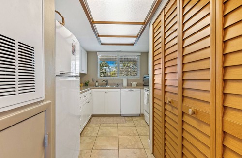 New Smyrna Beach Condo | Lovely 2 bedroom 2 bath condo located in Sea Woods. SC217
