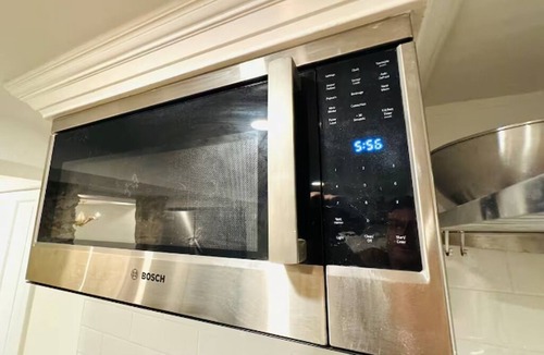 North Roland Park/Poplar Hill Apartment | Lovely 2-bedroom apartment with AC in vibrant Baltimore