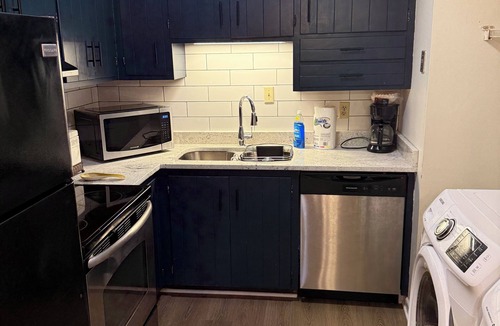 Athens House | Lovely 2-bedroom house with AC in cool Athens