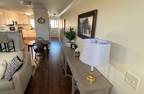Newton Apartment | Lovely 2-bedroom Loft located on Main Street in Newton; The Heart of Catawba Co.