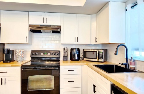 Lochmoor Waterway Estates House | Lovely 2Bed 2Bath Home near Downtown, Fort Myers