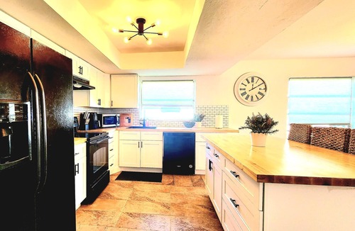Lochmoor Waterway Estates House | Lovely 2Bed 2Bath Home near Downtown, Fort Myers