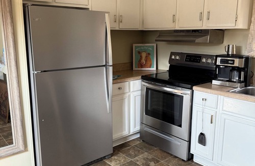 Sparta House | Lovely 3-bedroom 2 Full Bathroom Farm experience in Sparta GA