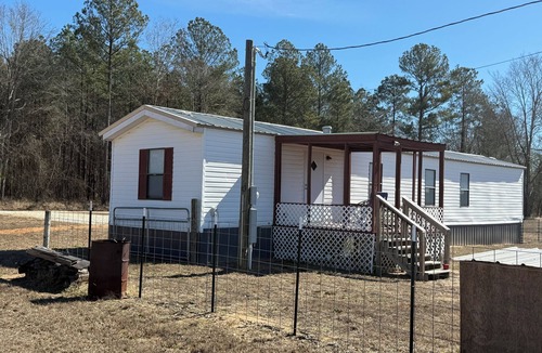 Sparta House | Lovely 3-bedroom 2 Full Bathroom Farm experience in Sparta GA