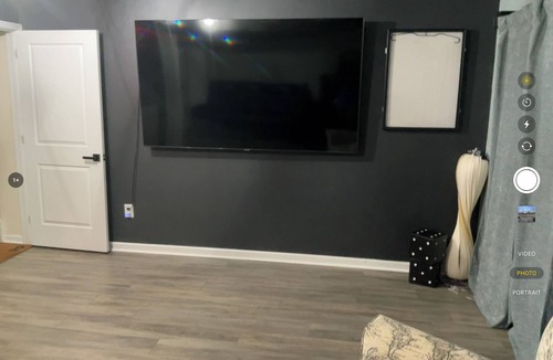 Grenloch Condo | Lovely 3-bedroom condo. Quiet area-easy commute to stadiums.
