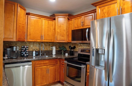 Sunset House | Lovely 3-bedroom house with pool in vibrant Miami