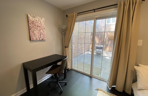 Georgetown Condo | Lovely 3BR 2BA 2 level condo in great Georgetown location (31 day min)