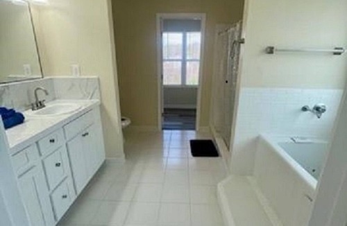 Newnan House | Lovely 4-bedroom/3 bathroom house in Newnan with AC, WiFi.