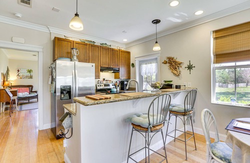 Carrabelle House | Lovely Carrabelle Home w/Lake Views & Pool Access