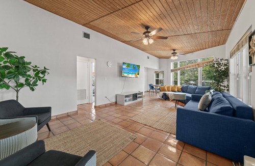 Victoria Park Condo | Lovely Condo with Private Yard and BBQ