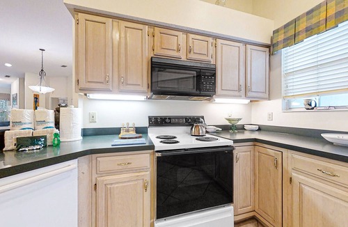 Amelia City Condo | Lovely Home in Summer Beach Village - Steps to Beach & Community Pool