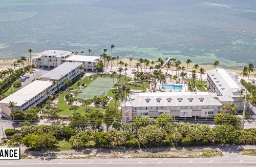 Layton House | Lovely Oceanfront, gated com 3 bedroom - 3.5 Condo